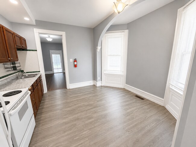 Building Photo - 112 Haws Ave