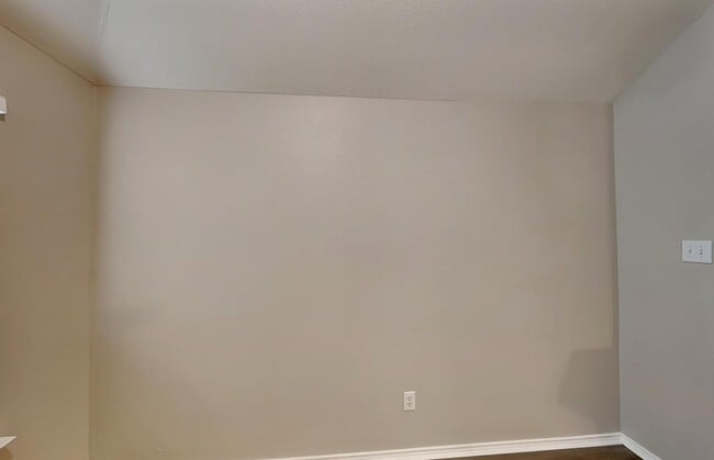 Building Photo - Contemporary 3-Bedroom Gem with Open-Plan Design