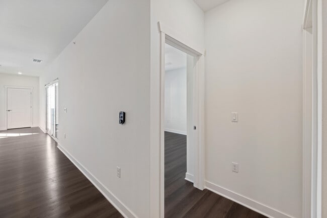 Building Photo - 8852 Jackjay Dr