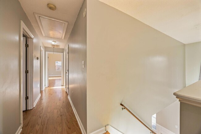 Building Photo - 1114 Rivershyre Dr