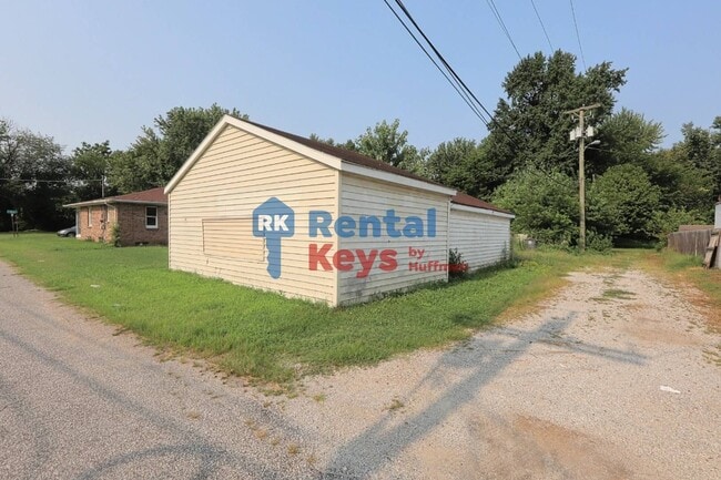 Building Photo - Two Bedroom House | Move in Ready