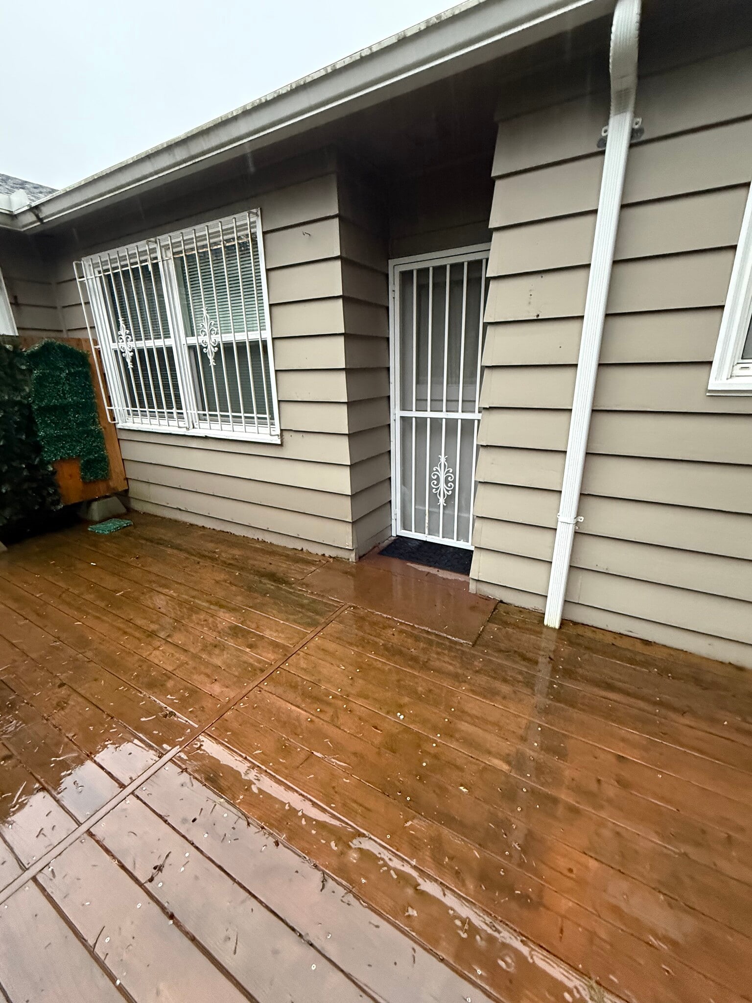 Building Photo - 701 NE 22nd Ave