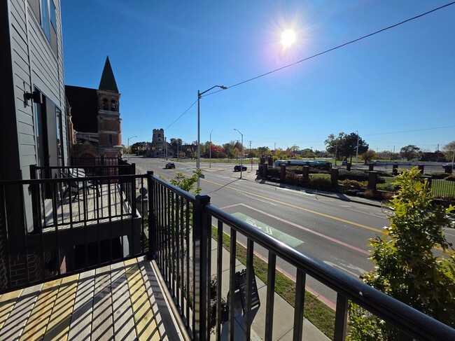 Building Photo - 3604 Trumbull