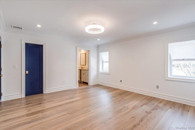 Building Photo - 95 E Main St