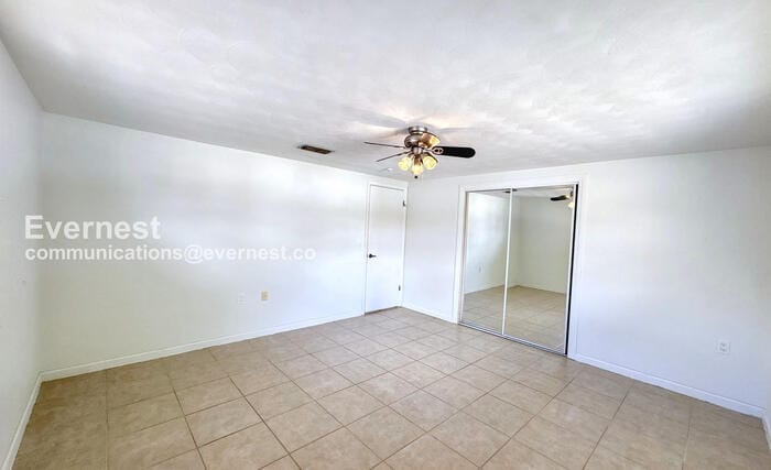 Building Photo - 5912 Della Dr