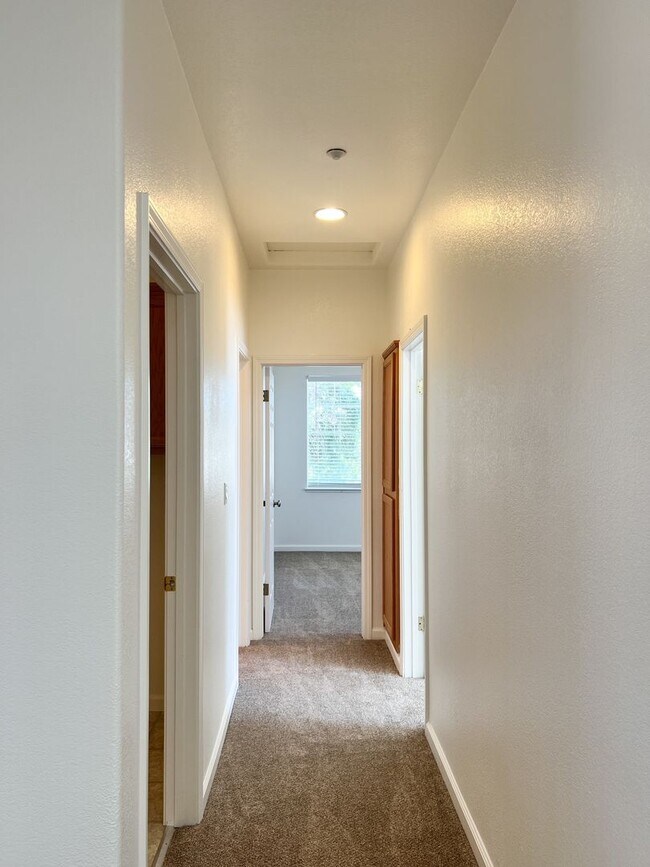 Building Photo - 509 Marla Dr