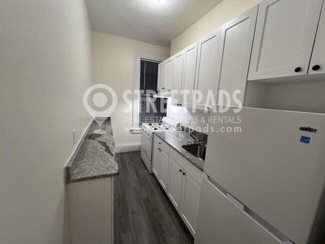 Building Photo - 1 bedroom in Cambridge MA 02138