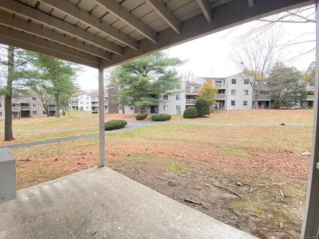 Building Photo - 7 Padanaram Rd