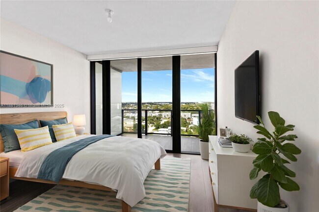 Building Photo - 1116 N Ocean Blvd