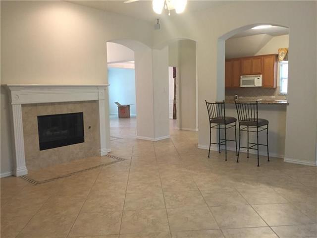 Building Photo - 1004 Royal Oaks Dr