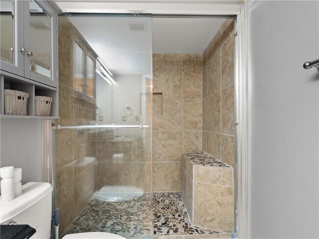 Building Photo - 2870 Pharr Ct S Northwest