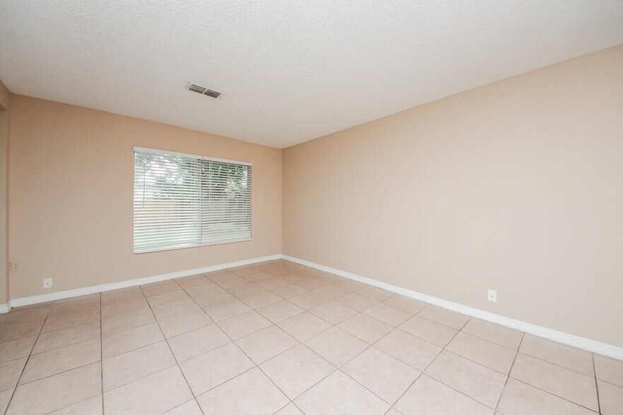 Building Photo - 1140 Windway Cir