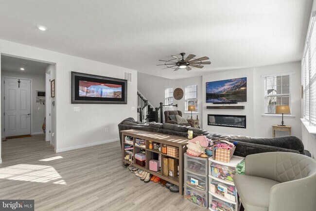 Building Photo - 68 SNOWDROP Dr