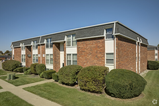 Building Photo - LA COLONNADE APARTMENTS