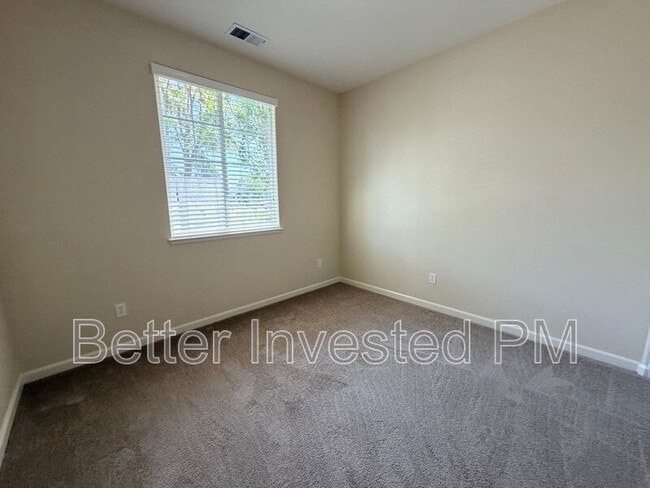 Building Photo - 1743 Waltzer Rd