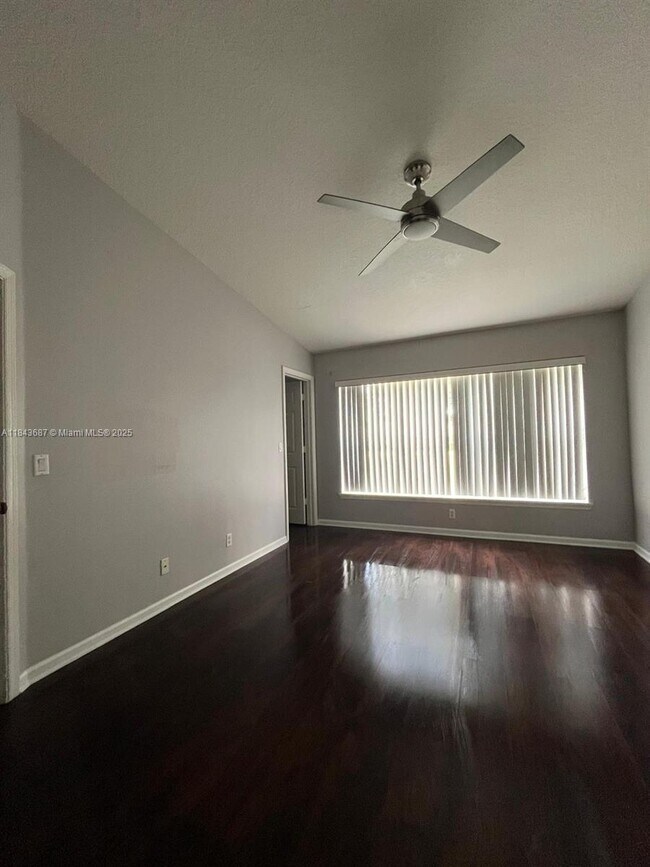 Building Photo - 1093 Woodfield Rd