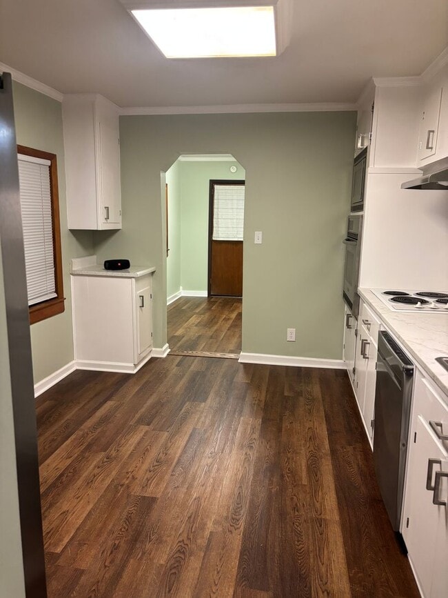 Building Photo - 2 Bedroom / 1 Bath Home Kingsport TN