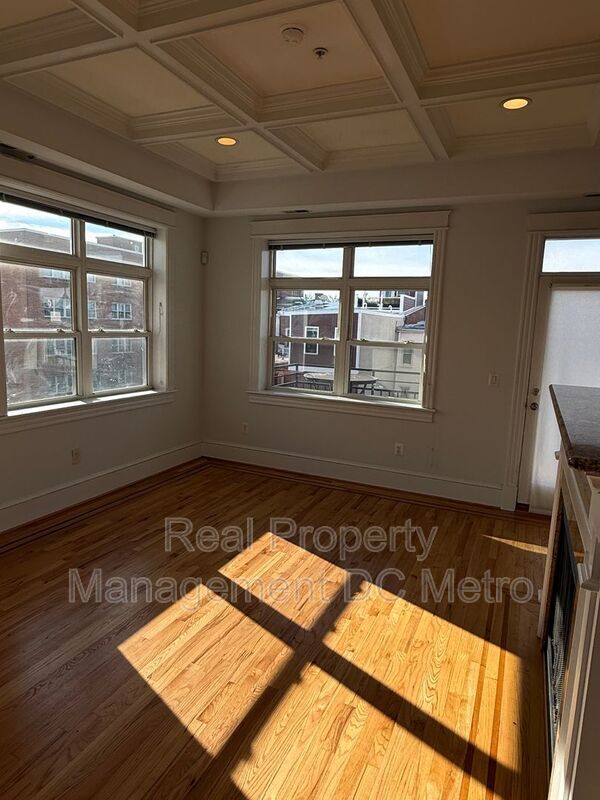 Building Photo - 3538 13th St NW