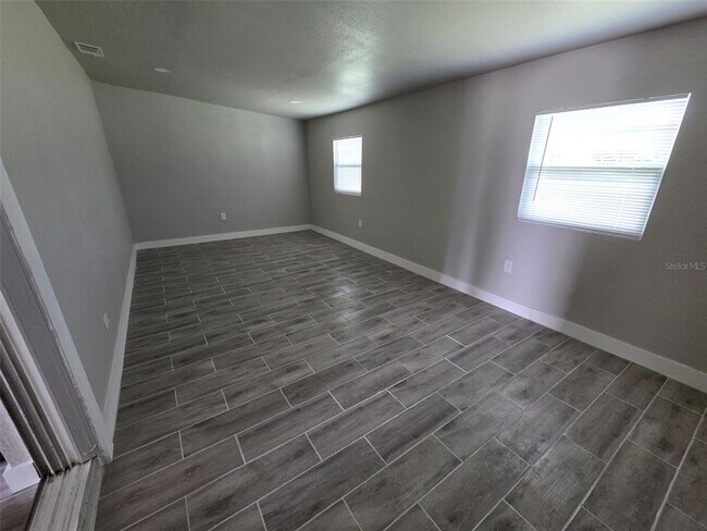 Building Photo - 38300 Henry Dr