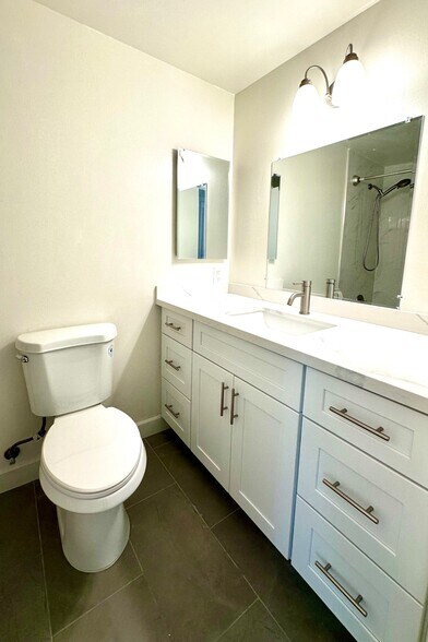 Building Photo - 820 Browning Pl