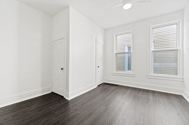 Building Photo - 914/916 Lake Ave