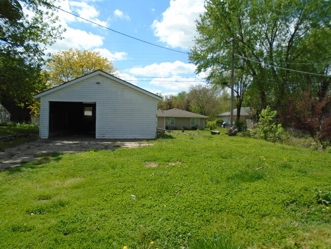 Building Photo - 2826 Angelique St