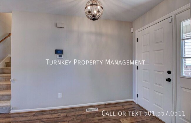 Building Photo - 2 Forest Maple Ct