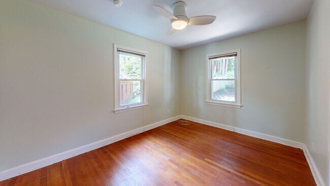Building Photo - Spacious Three Bedroom Silver Spring House...