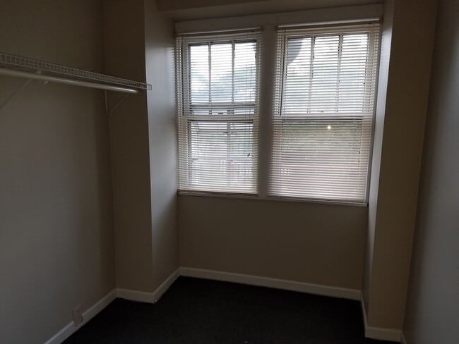 Building Photo - Two Bed/1Bath House