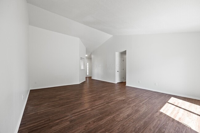 Building Photo - 6948 Kinston Dr