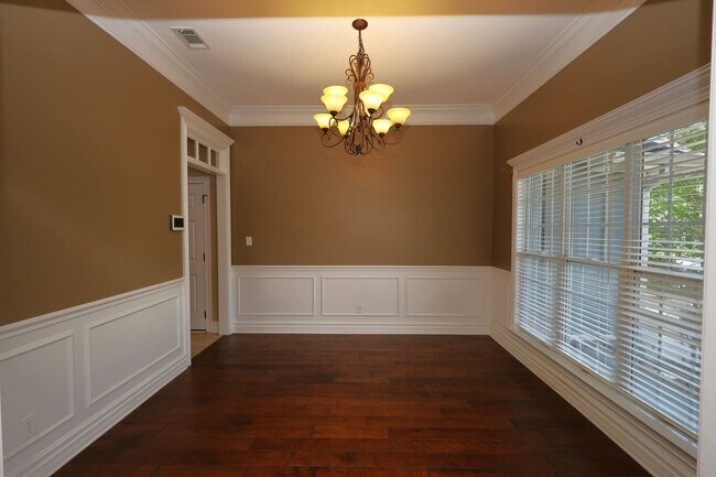 Building Photo - 4338 Kenilworth Cir