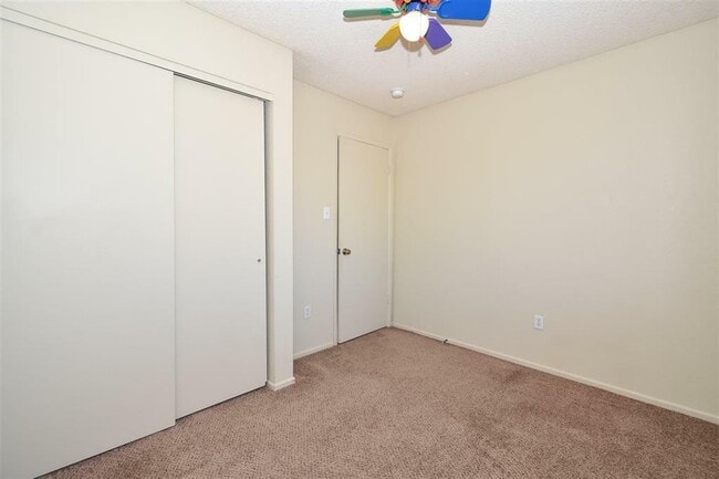 Building Photo - 8840 E 38th Ln