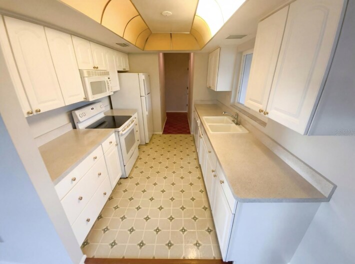 Building Photo - 4474 Lake Blvd