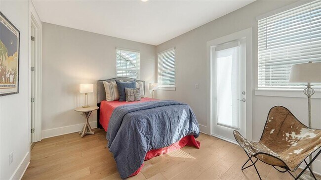 Building Photo - 512 Laurel Pk Dr