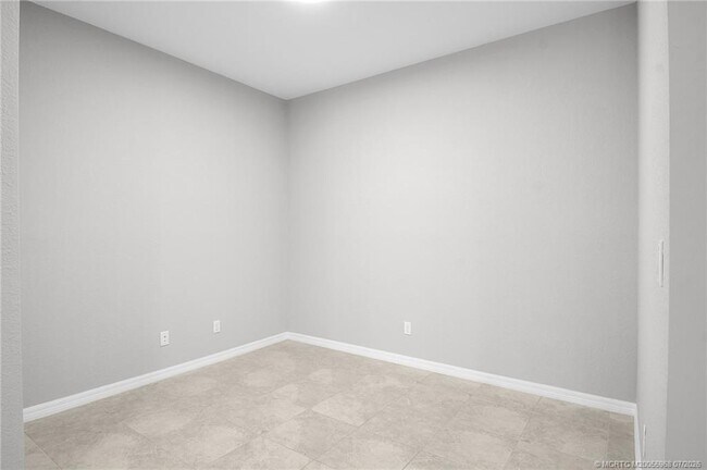 Building Photo - 10214 SW Captiva Dr