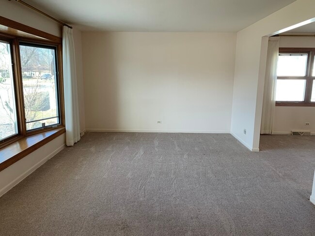 Building Photo - 7609 Hayenga Ln