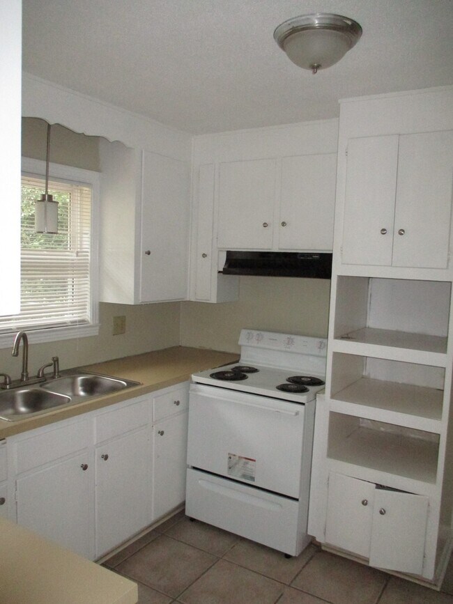 Building Photo - 1604 Gary Ave