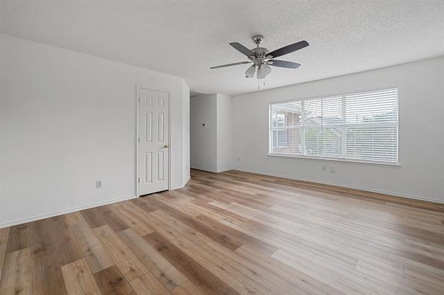 Building Photo - 3944 Willowbend Dr