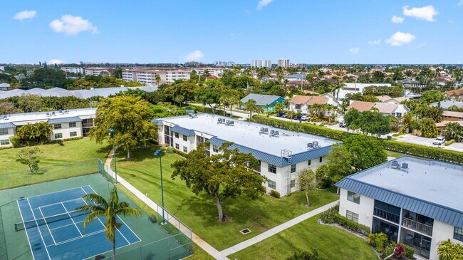 Building Photo - 3020 Florida Blvd