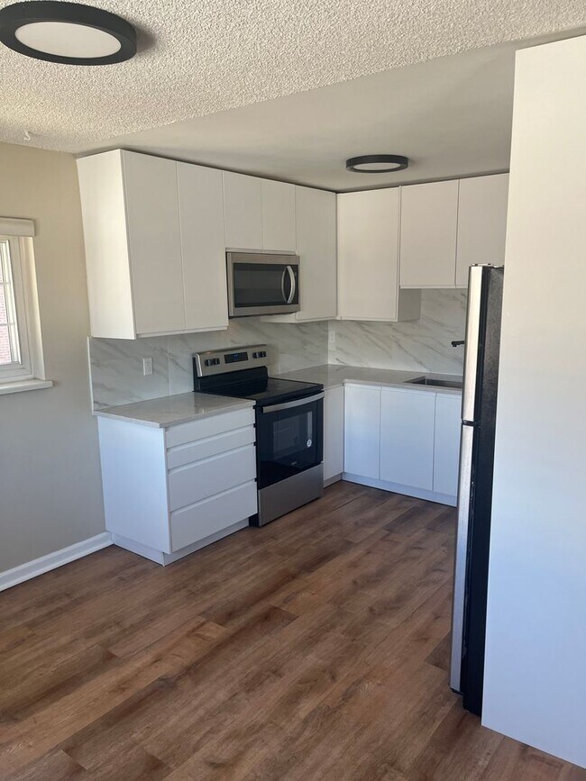 Building Photo - Move in ready 3bedroom 2bath