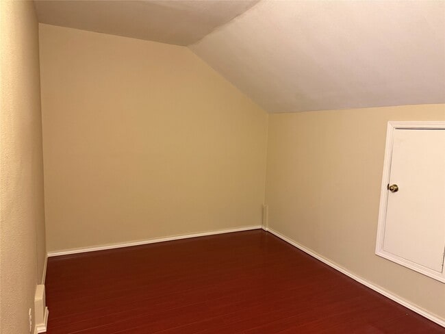 Building Photo - 7218 Broadelm Dr