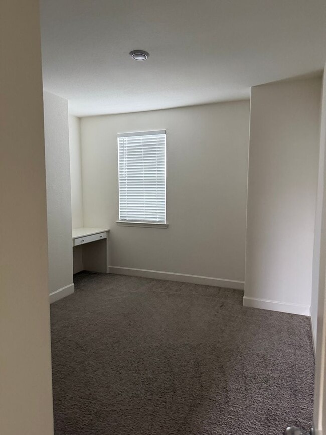 Building Photo - Spacious 4 Bedroom Home in Rocklin – 2,088 Sq Ft