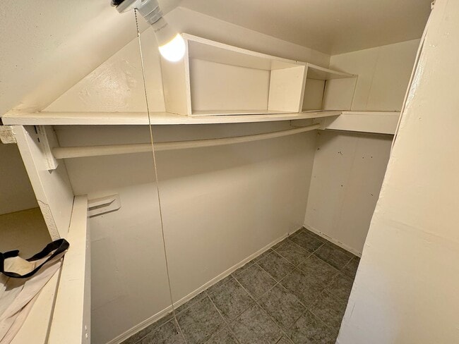 Building Photo - West El Paso/Canutillo 6bed/4bath refrig A/C Home!