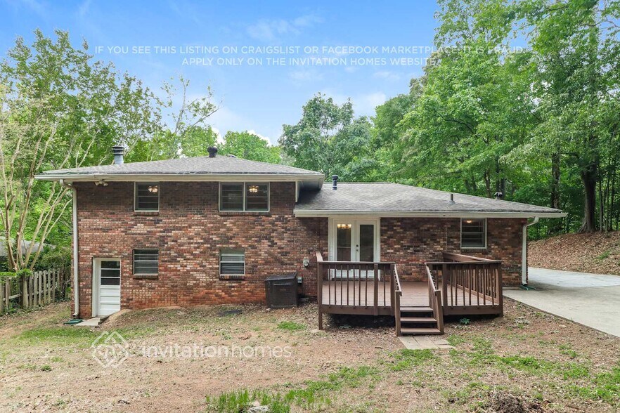 Building Photo - 1398 Yates Ave
