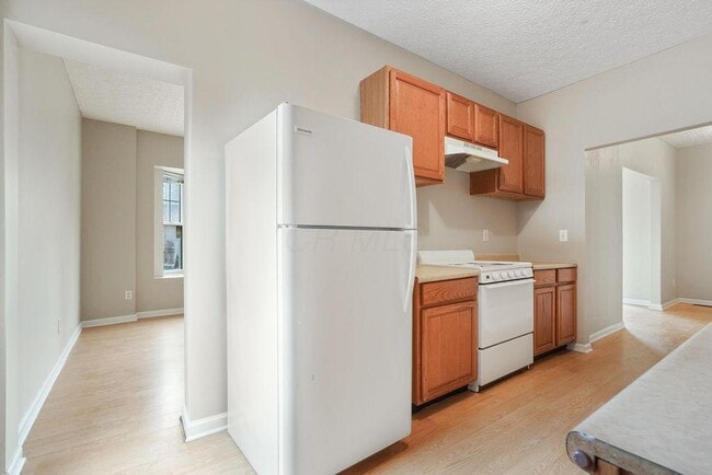 Building Photo - 320-322 E 12th Avenue