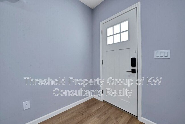 Building Photo - 786 Thomas Ave