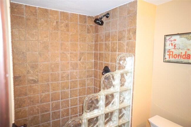 Building Photo - 525 N Ocean Blvd