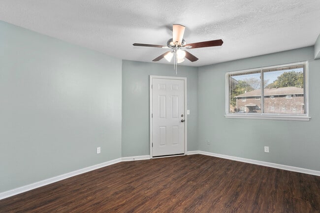 Building Photo - 4827.5 NW Homestead Terrace