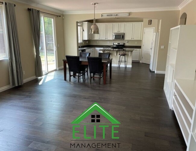 Building Photo - Beautiful 4-Bedroom Home in Desirable Ranc...
