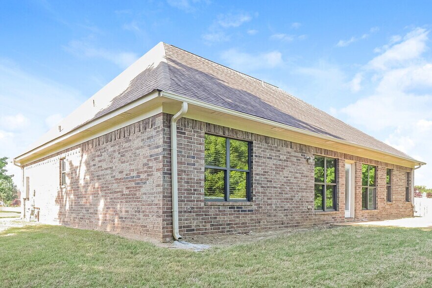 Building Photo - 60 Willow Crest Cove